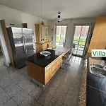 Emg Nah Essen Dortmund Mit Pool Und Garten Fuer Familien Gruppen Bis 21 Personen Villa Gelsenkirchen