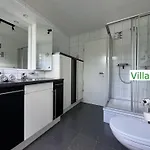 Emg Nah Essen Dortmund Mit Pool Und Garten Fuer Familien Gruppen Bis 21 Personen Villa