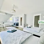 Emg Nah Essen Dortmund Mit Pool Und Garten Fuer Familien Gruppen Bis 21 Personen