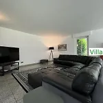 Emg Nah Essen Dortmund Mit Pool Und Garten Fuer Familien Gruppen Bis 21 Personen Villa