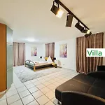 Emg Nah Essen Dortmund Mit Pool Und Garten Fuer Familien Gruppen Bis 21 Personen Gelsenkirchen