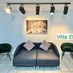 Emg Nah Essen Dortmund Mit Pool Und Garten Fuer Familien Gruppen Bis 21 Personen
