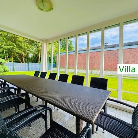 Vila Emg Nah Essen Dortmund Mit Pool Und Garten Fuer Familien Gruppen Bis 21 Personen *