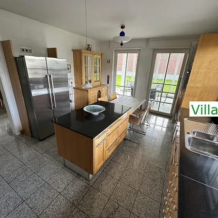 Emg Nah Essen Dortmund Mit Pool Und Garten Fuer Familien Gruppen Bis 21 Personen Villa Gelsenkirchen