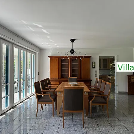 Emg Nah Essen Dortmund Mit Pool Und Garten Fuer Familien Gruppen Bis 21 Personen Gelsenkirchen