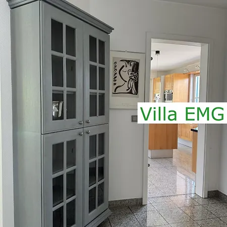 Emg Nah Essen Dortmund Mit Pool Und Garten Fuer Familien Gruppen Bis 21 Personen * Гельзенкирхен