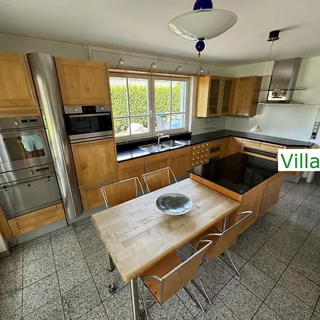 Vila Emg Nah Essen Dortmund Mit Pool Und Garten Fuer Familien Gruppen Bis 21 Personen