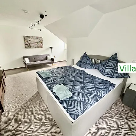 Vila Emg Nah Essen Dortmund Mit Pool Und Garten Fuer Familien Gruppen Bis 21 Personen Gelsenkirchen