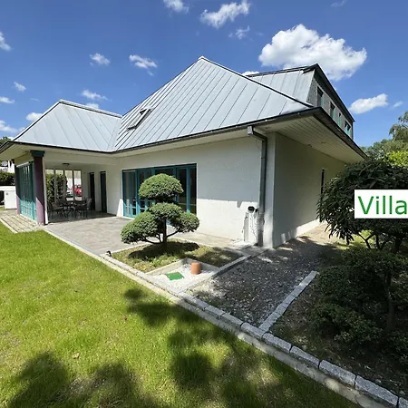 Emg Nah Essen Dortmund Mit Pool Und Garten Fuer Familien Gruppen Bis 21 Personen *