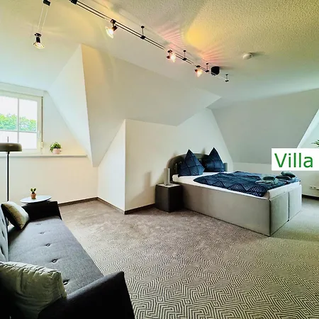 Emg Nah Essen Dortmund Mit Pool Und Garten Fuer Familien Gruppen Bis 21 Personen