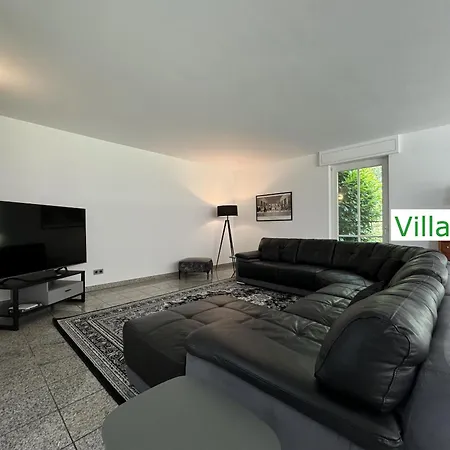 Emg Nah Essen Dortmund Mit Pool Und Garten Fuer Familien Gruppen Bis 21 Personen Villa