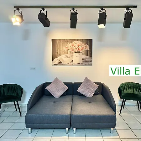 Emg Nah Essen Dortmund Mit Pool Und Garten Fuer Familien Gruppen Bis 21 Personen