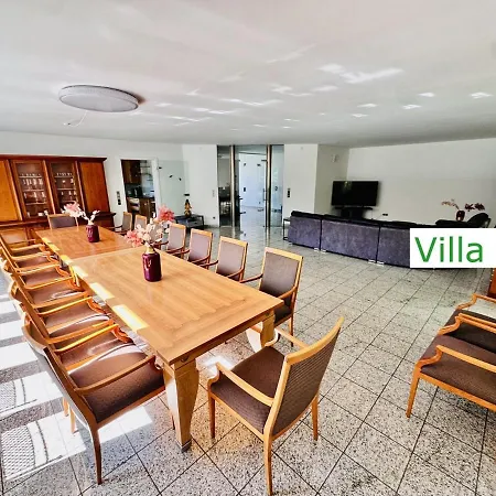 Vila Emg Nah Essen Dortmund Mit Pool Und Garten Fuer Familien Gruppen Bis 21 Personen Gelsenkirchen