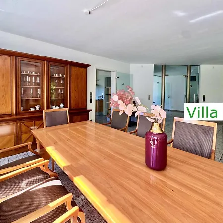 Emg Nah Essen Dortmund Mit Pool Und Garten Fuer Familien Gruppen Bis 21 Personen Vila Gelsenkirchen