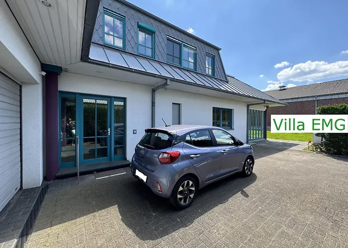 Emg Nah Essen Dortmund Mit Pool Und Garten Fuer Familien Gruppen Bis 21 Personen Vila