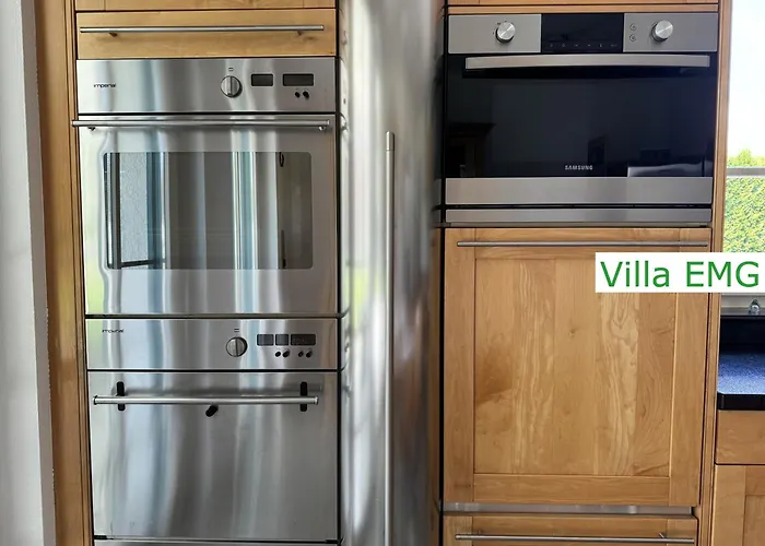 Villa Emg Nah Essen Dortmund Mit Pool Und Garten Für Familien Gruppen Bis 21 Personen Gelsenkirchen