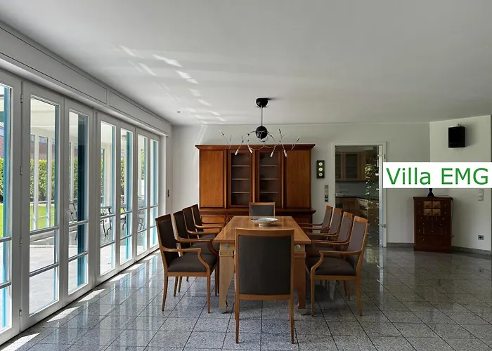 Emg Nah Essen Dortmund Mit Pool Und Garten Fuer Familien Gruppen Bis 21 Personen Gelsenkirchen