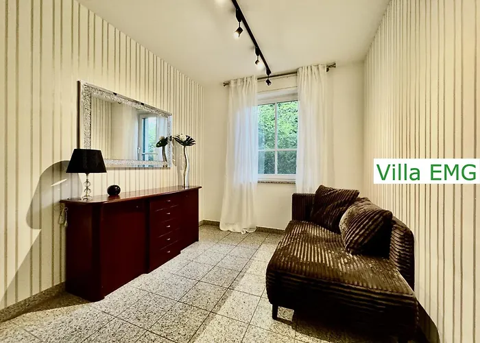 Emg Nah Essen Dortmund Mit Pool Und Garten Für Familien Gruppen Bis 21 Personen