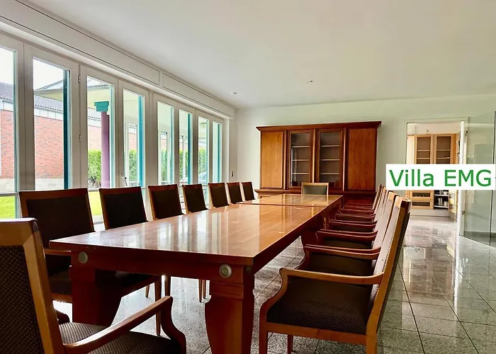 Emg Nah Essen Dortmund Mit Pool Und Garten Für Familien Gruppen Bis 21 Personen Villa