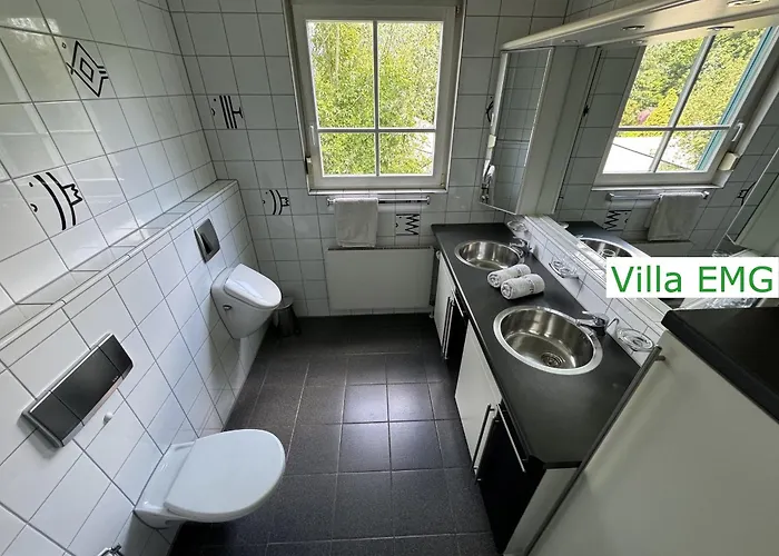 Vila Emg Nah Essen Dortmund Mit Pool Und Garten Fuer Familien Gruppen Bis 21 Personen Gelsenkirchen