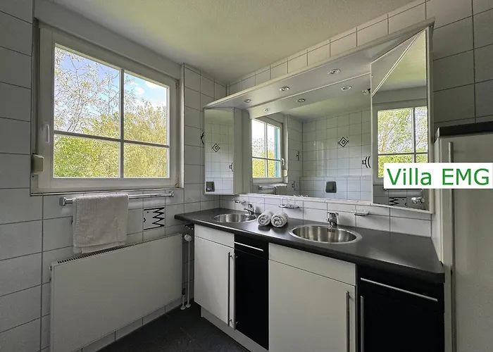 Emg Nah Essen Dortmund Mit Pool Und Garten Fuer Familien Gruppen Bis 21 Personen Gelsenkirchen