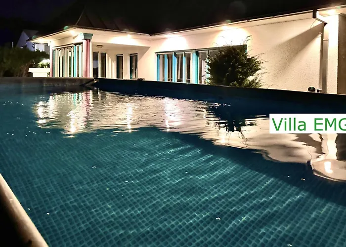 Emg Nah Essen Dortmund Mit Pool Und Garten Fuer Familien Gruppen Bis 21 Personen *