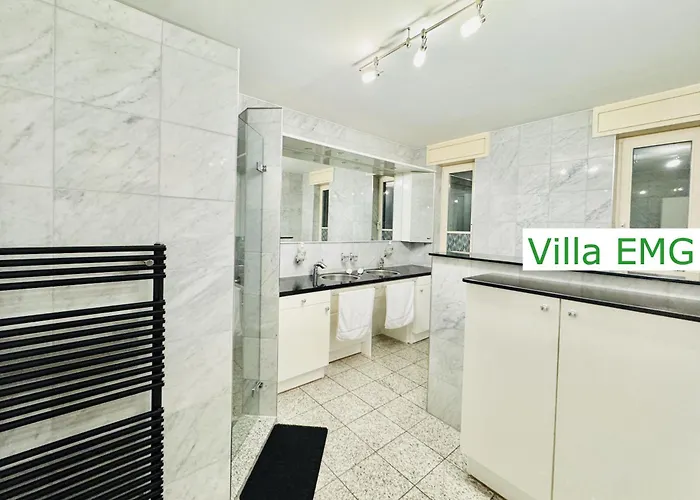 Emg Nah Essen Dortmund Mit Pool Und Garten Für Familien Gruppen Bis 21 Personen Villa *