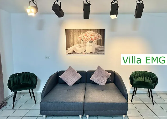 Emg Nah Essen Dortmund Mit Pool Und Garten Fuer Familien Gruppen Bis 21 Personen