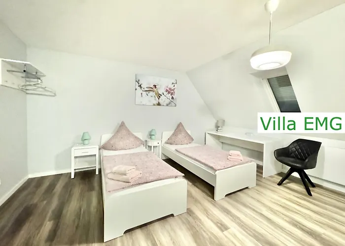 Emg Nah Essen Dortmund Mit Pool Und Garten Fuer Familien Gruppen Bis 21 Personen Vila